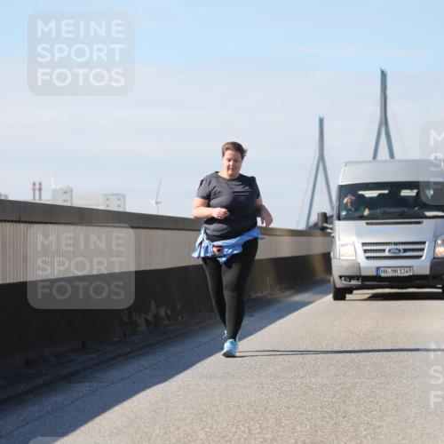 03.10.2025 - Köhlbrandbrückenlauf Yannick Fuchs http://msf.ph/oto/9195012 03.10.2025 12:22:52 Position 3 1249 meine-sportfotos.de