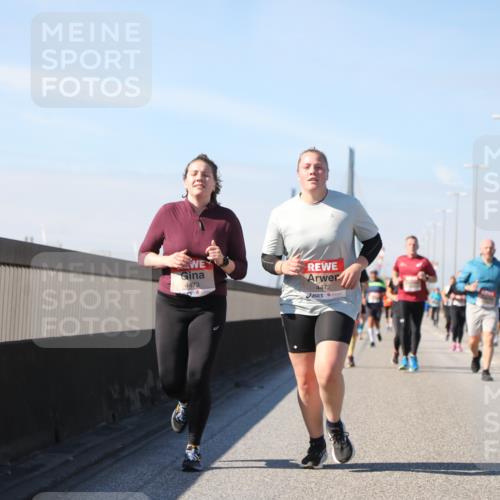 03.10.2025 - Köhlbrandbrückenlauf Yannick Fuchs http://msf.ph/oto/9195023 03.10.2025 11:57:44 Position 3 4473, 4472 meine-sportfotos.de