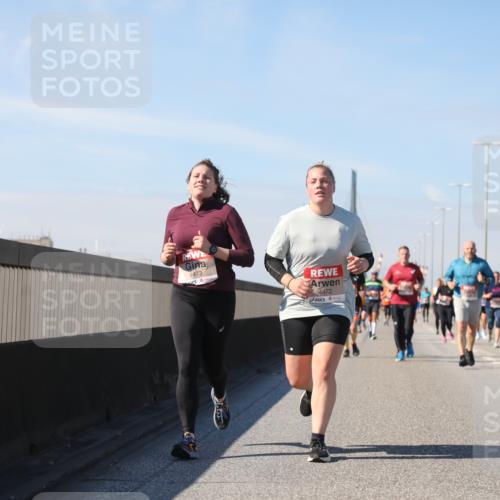 03.10.2025 - Köhlbrandbrückenlauf Yannick Fuchs http://msf.ph/oto/9195024 03.10.2025 11:57:44 Position 3 4473, 4472 meine-sportfotos.de