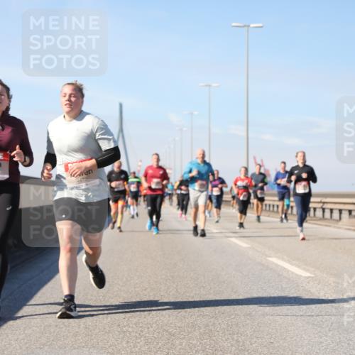 03.10.2025 - Köhlbrandbrückenlauf Yannick Fuchs http://msf.ph/oto/9195026 03.10.2025 11:57:44 Position 3 4473, 4472 meine-sportfotos.de