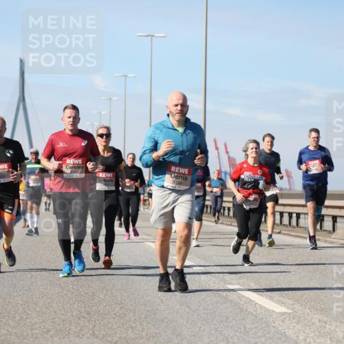 03.10.2025 - Köhlbrandbrückenlauf Yannick Fuchs http://msf.ph/oto/9195035 03.10.2025 11:57:47 Position 3 6153, 6474, 5129 meine-sportfotos.de