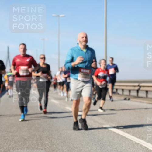 03.10.2025 - Köhlbrandbrückenlauf Yannick Fuchs http://msf.ph/oto/9195045 03.10.2025 11:57:49 Position 3  meine-sportfotos.de