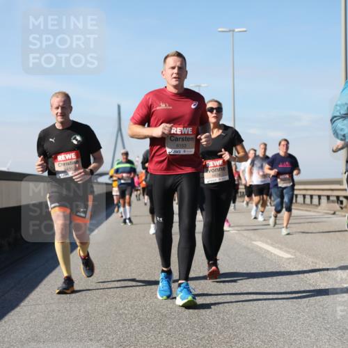 03.10.2025 - Köhlbrandbrückenlauf Yannick Fuchs http://msf.ph/oto/9195049 03.10.2025 11:57:50 Position 3 8435, 6153, 6474, 5129 meine-sportfotos.de