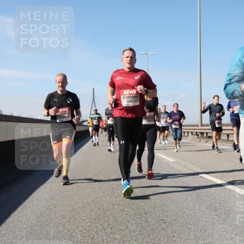 03.10.2025 - Köhlbrandbrückenlauf Yannick Fuchs http://msf.ph/oto/9195050 03.10.2025 11:57:50 Position 3 1, 6153, 4, 5129 meine-sportfotos.de