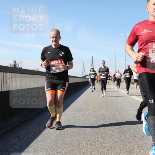 03.10.2025 - Köhlbrandbrückenlauf Yannick Fuchs http://msf.ph/oto/9195053 03.10.2025 11:57:51 Position 3 6435, 6153 meine-sportfotos.de