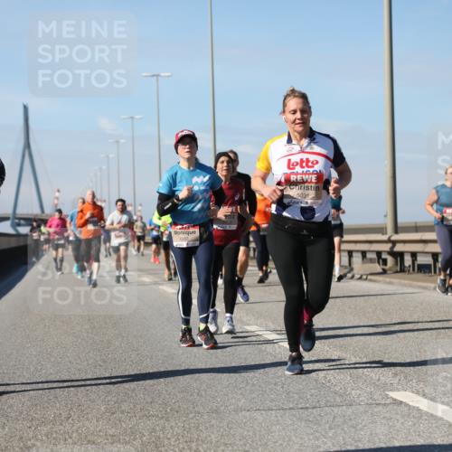 03.10.2025 - Köhlbrandbrückenlauf Yannick Fuchs http://msf.ph/oto/9195069 03.10.2025 11:57:56 Position 3 5983, 4333, 5031 meine-sportfotos.de