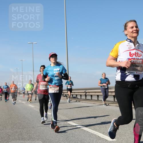 03.10.2025 - Köhlbrandbrückenlauf Yannick Fuchs http://msf.ph/oto/9195075 03.10.2025 11:57:58 Position 3 5302, 4333, 5031 meine-sportfotos.de