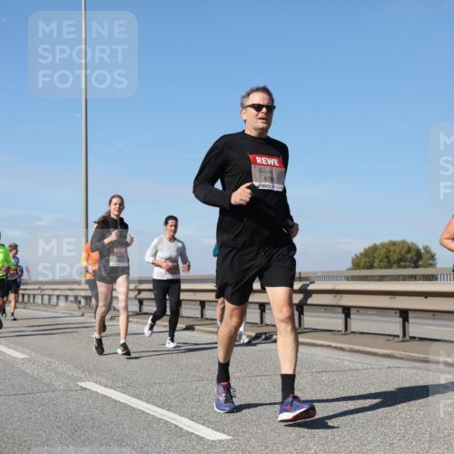 03.10.2025 - Köhlbrandbrückenlauf Yannick Fuchs http://msf.ph/oto/9195079 03.10.2025 11:58:00 Position 3 6761 meine-sportfotos.de