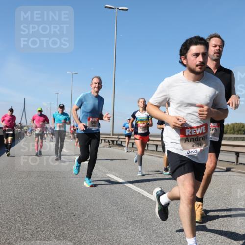 03.10.2025 - Köhlbrandbrückenlauf Yannick Fuchs http://msf.ph/oto/9195101 03.10.2025 11:58:05 Position 3 4361, 6340 meine-sportfotos.de