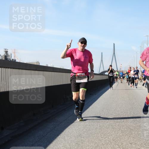 03.10.2025 - Köhlbrandbrückenlauf Yannick Fuchs http://msf.ph/oto/9195109 03.10.2025 11:58:07 Position 3 42190, 5732, 5731 meine-sportfotos.de