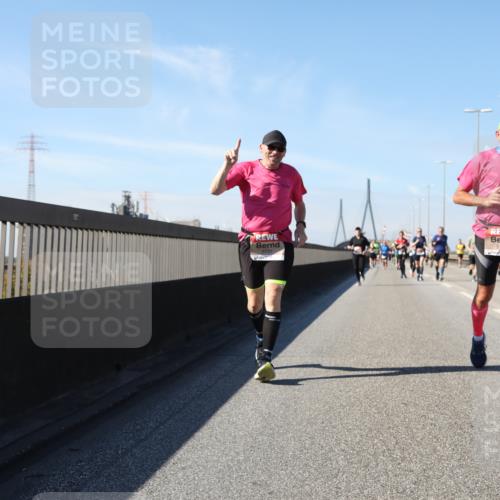 03.10.2025 - Köhlbrandbrückenlauf Yannick Fuchs http://msf.ph/oto/9195112 03.10.2025 11:58:08 Position 3 5731 meine-sportfotos.de