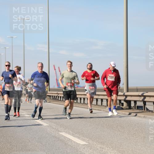 03.10.2025 - Köhlbrandbrückenlauf Yannick Fuchs http://msf.ph/oto/9195121 03.10.2025 11:58:10 Position 3  meine-sportfotos.de