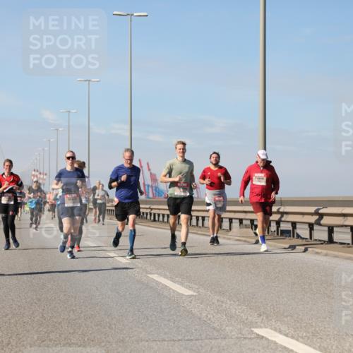 03.10.2025 - Köhlbrandbrückenlauf Yannick Fuchs http://msf.ph/oto/9195124 03.10.2025 11:58:11 Position 3  meine-sportfotos.de