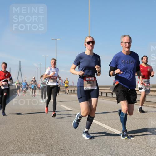 03.10.2025 - Köhlbrandbrückenlauf Yannick Fuchs http://msf.ph/oto/9195142 03.10.2025 11:58:15 Position 3 5906, 5909 meine-sportfotos.de