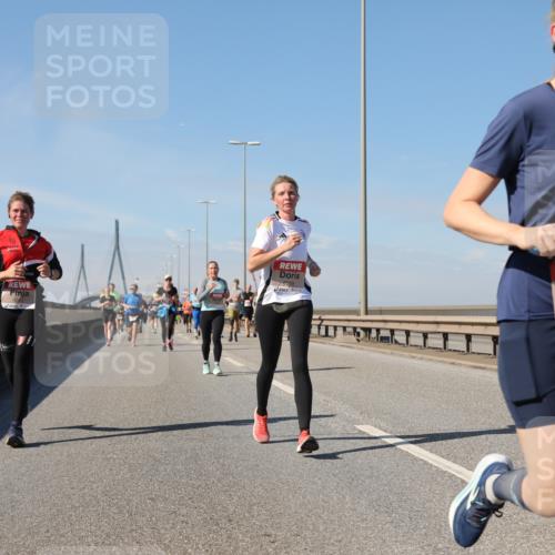 03.10.2025 - Köhlbrandbrückenlauf Yannick Fuchs http://msf.ph/oto/9195144 03.10.2025 11:58:16 Position 3 6509, 5906, 449 meine-sportfotos.de