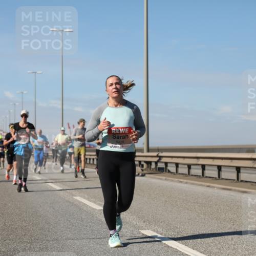 03.10.2025 - Köhlbrandbrückenlauf Yannick Fuchs http://msf.ph/oto/9195154 03.10.2025 11:58:18 Position 3 5429 meine-sportfotos.de