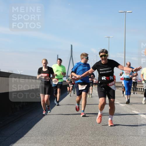 03.10.2025 - Köhlbrandbrückenlauf Yannick Fuchs http://msf.ph/oto/9195169 03.10.2025 11:58:22 Position 3 4672, 4746 meine-sportfotos.de