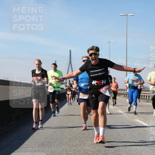 03.10.2025 - Köhlbrandbrückenlauf Yannick Fuchs http://msf.ph/oto/9195171 03.10.2025 11:58:22 Position 3 4672 meine-sportfotos.de
