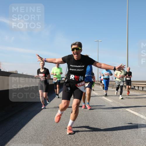 03.10.2025 - Köhlbrandbrückenlauf Yannick Fuchs http://msf.ph/oto/9195173 03.10.2025 11:58:23 Position 3  meine-sportfotos.de