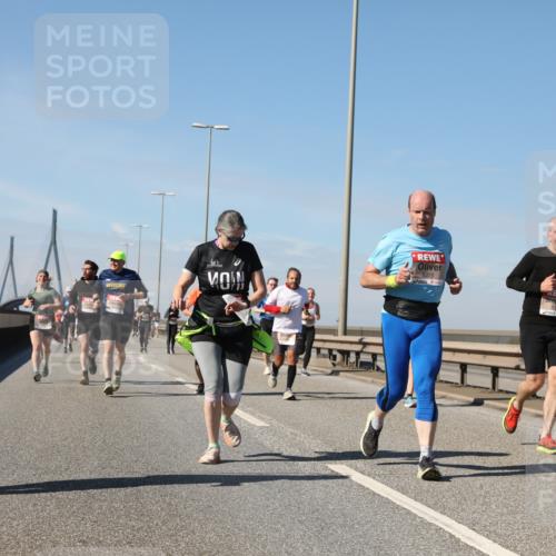 03.10.2025 - Köhlbrandbrückenlauf Yannick Fuchs http://msf.ph/oto/9195185 03.10.2025 11:58:26 Position 3 6225 meine-sportfotos.de
