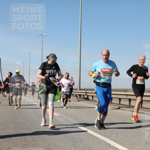 03.10.2025 - Köhlbrandbrückenlauf Yannick Fuchs http://msf.ph/oto/9195186 03.10.2025 11:58:26 Position 3 6225 meine-sportfotos.de