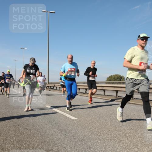 03.10.2025 - Köhlbrandbrückenlauf Yannick Fuchs http://msf.ph/oto/9195187 03.10.2025 11:58:26 Position 3 4144 meine-sportfotos.de