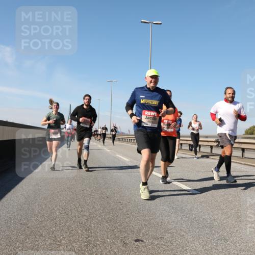 03.10.2025 - Köhlbrandbrückenlauf Yannick Fuchs http://msf.ph/oto/9195202 03.10.2025 11:58:29 Position 3 4978 meine-sportfotos.de