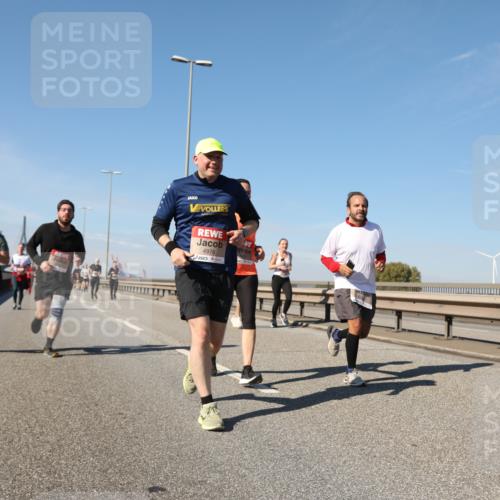03.10.2025 - Köhlbrandbrückenlauf Yannick Fuchs http://msf.ph/oto/9195203 03.10.2025 11:58:29 Position 3 4978 meine-sportfotos.de