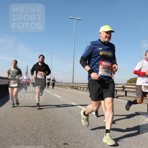 03.10.2025 - Köhlbrandbrückenlauf Yannick Fuchs http://msf.ph/oto/9195205 03.10.2025 11:58:30 Position 3 4978, 6556 meine-sportfotos.de