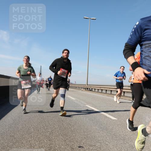 03.10.2025 - Köhlbrandbrückenlauf Yannick Fuchs http://msf.ph/oto/9195207 03.10.2025 11:58:30 Position 3 4727, 4978 meine-sportfotos.de