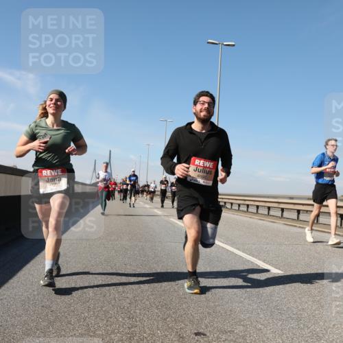 03.10.2025 - Köhlbrandbrückenlauf Yannick Fuchs http://msf.ph/oto/9195210 03.10.2025 11:58:30 Position 3 4727, 4690 meine-sportfotos.de