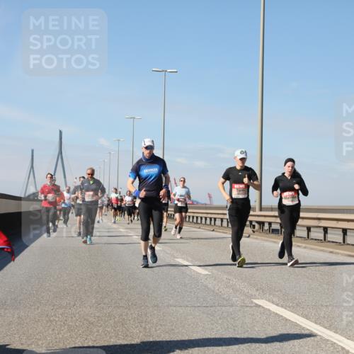 03.10.2025 - Köhlbrandbrückenlauf Yannick Fuchs http://msf.ph/oto/9195223 03.10.2025 11:58:34 Position 3 50, 25, 1476 meine-sportfotos.de
