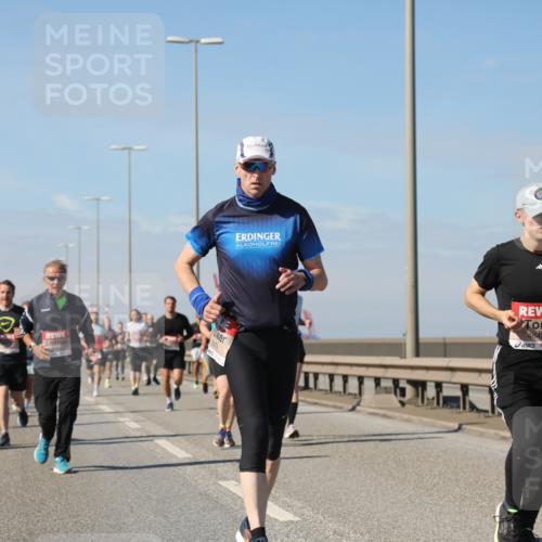 03.10.2025 - Köhlbrandbrückenlauf Yannick Fuchs http://msf.ph/oto/9195226 03.10.2025 11:58:35 Position 3 4645, 533 meine-sportfotos.de