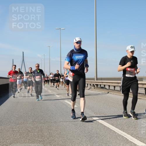 03.10.2025 - Köhlbrandbrückenlauf Yannick Fuchs http://msf.ph/oto/9195227 03.10.2025 11:58:36 Position 3 4645, 15339 meine-sportfotos.de