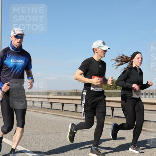 03.10.2025 - Köhlbrandbrückenlauf Yannick Fuchs http://msf.ph/oto/9195232 03.10.2025 11:58:37 Position 3 974, 4645 meine-sportfotos.de