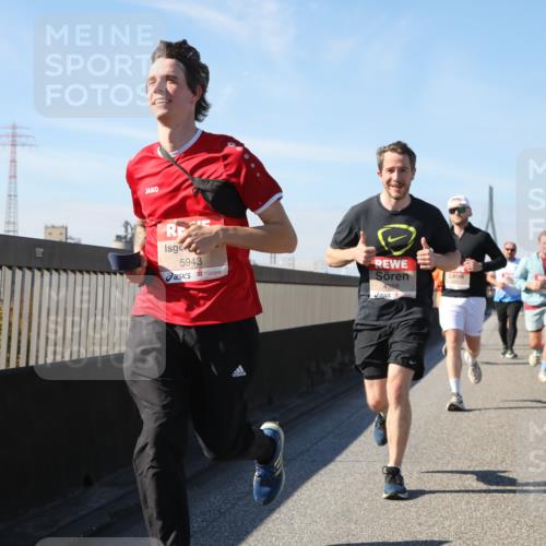 03.10.2025 - Köhlbrandbrückenlauf Yannick Fuchs http://msf.ph/oto/9195244 03.10.2025 11:58:40 Position 3 5943, 4988 meine-sportfotos.de