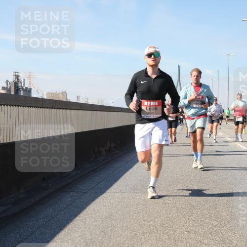 03.10.2025 - Köhlbrandbrückenlauf Yannick Fuchs http://msf.ph/oto/9195249 03.10.2025 11:58:41 Position 3 4581 meine-sportfotos.de