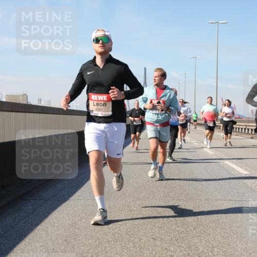 03.10.2025 - Köhlbrandbrückenlauf Yannick Fuchs http://msf.ph/oto/9195251 03.10.2025 11:58:41 Position 3 4581, 5033 meine-sportfotos.de