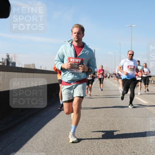 03.10.2025 - Köhlbrandbrückenlauf Yannick Fuchs http://msf.ph/oto/9195256 03.10.2025 11:58:43 Position 3 6414 meine-sportfotos.de