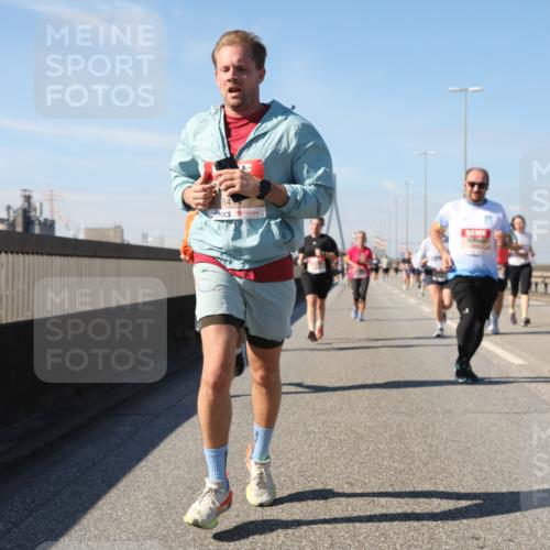 03.10.2025 - Köhlbrandbrückenlauf Yannick Fuchs http://msf.ph/oto/9195257 03.10.2025 11:58:43 Position 3 64 meine-sportfotos.de