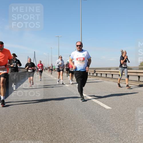 03.10.2025 - Köhlbrandbrückenlauf Yannick Fuchs http://msf.ph/oto/9195261 03.10.2025 11:58:44 Position 3 6084 meine-sportfotos.de