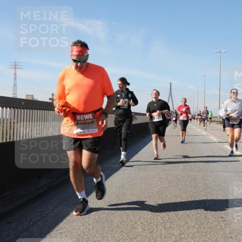 03.10.2025 - Köhlbrandbrückenlauf Yannick Fuchs http://msf.ph/oto/9195264 03.10.2025 11:58:45 Position 3 4077 meine-sportfotos.de