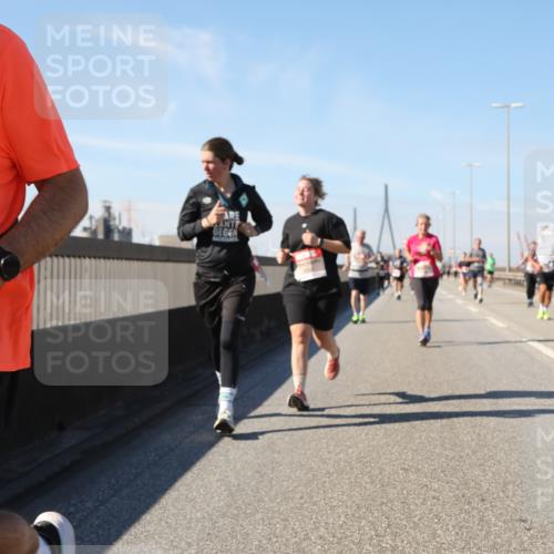 03.10.2025 - Köhlbrandbrückenlauf Yannick Fuchs http://msf.ph/oto/9195267 03.10.2025 11:58:45 Position 3 4077 meine-sportfotos.de