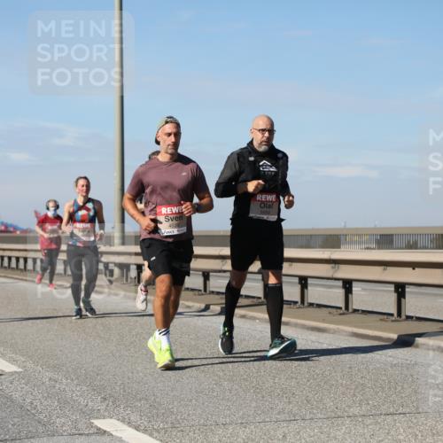 03.10.2025 - Köhlbrandbrückenlauf Yannick Fuchs http://msf.ph/oto/9195276 03.10.2025 11:58:48 Position 3 4539, 5059 meine-sportfotos.de