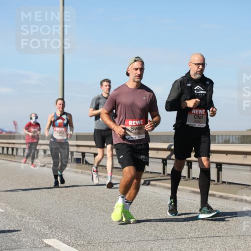 03.10.2025 - Köhlbrandbrückenlauf Yannick Fuchs http://msf.ph/oto/9195280 03.10.2025 11:58:49 Position 3 4539, 5059 meine-sportfotos.de