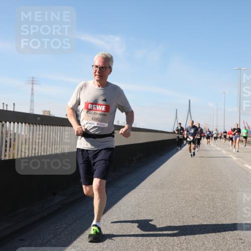 03.10.2025 - Köhlbrandbrückenlauf Yannick Fuchs http://msf.ph/oto/9195284 03.10.2025 11:58:50 Position 3 4280 meine-sportfotos.de