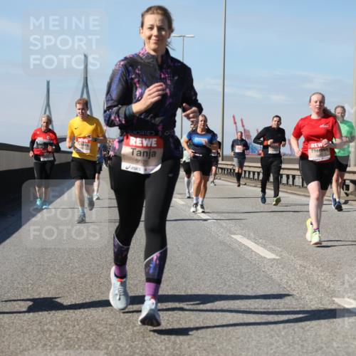 03.10.2025 - Köhlbrandbrückenlauf Yannick Fuchs http://msf.ph/oto/9195299 03.10.2025 11:58:56 Position 3 6600, 5975 meine-sportfotos.de