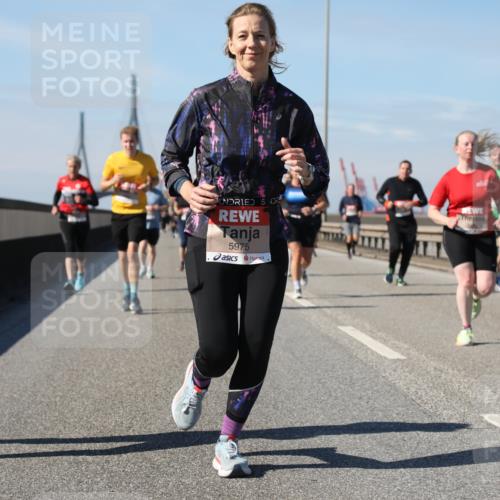 03.10.2025 - Köhlbrandbrückenlauf Yannick Fuchs http://msf.ph/oto/9195300 03.10.2025 11:58:56 Position 3 6600, 5975 meine-sportfotos.de