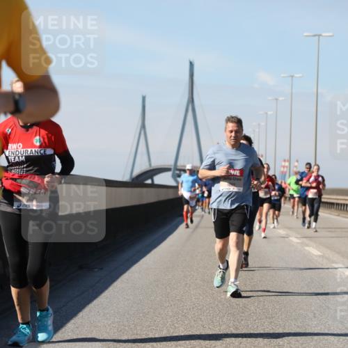 03.10.2025 - Köhlbrandbrückenlauf Yannick Fuchs http://msf.ph/oto/9195309 03.10.2025 11:59:00 Position 3 4889, 5178 meine-sportfotos.de