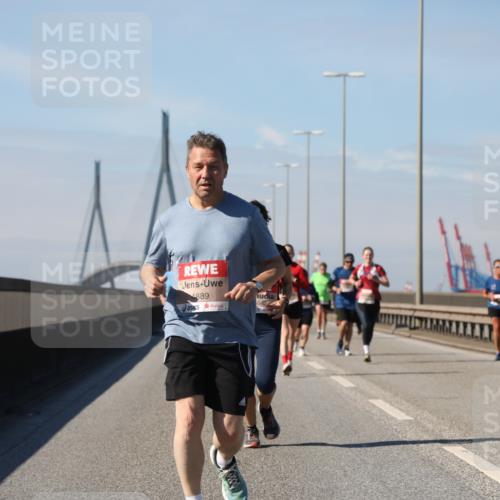 03.10.2025 - Köhlbrandbrückenlauf Yannick Fuchs http://msf.ph/oto/9195314 03.10.2025 11:59:02 Position 3 4889 meine-sportfotos.de